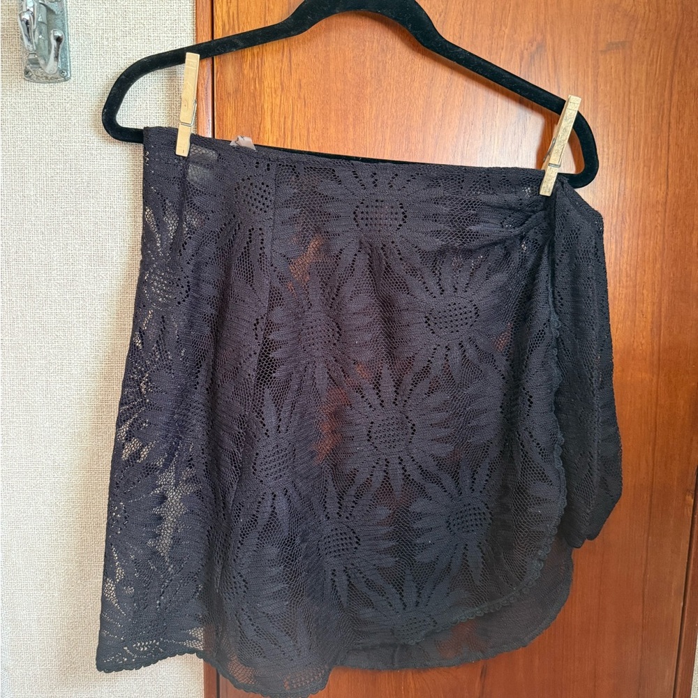 Elegant sarong Black Lace Skirt